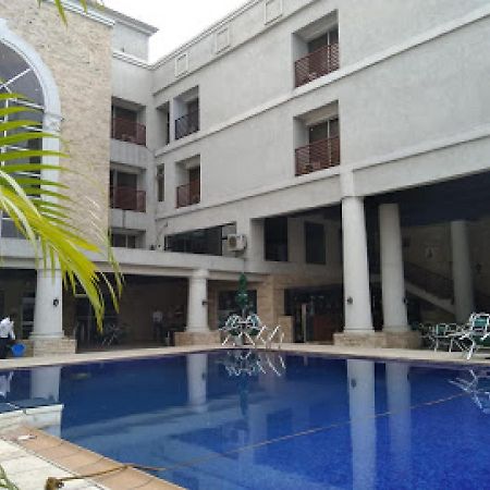 Room in Lodge - Full Moon Hotel Owerri Buitenkant foto
